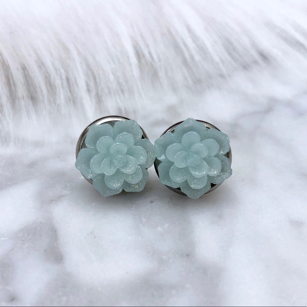 ✨3/$30✨Stud Succulent Earrings - Picture 5 of 6